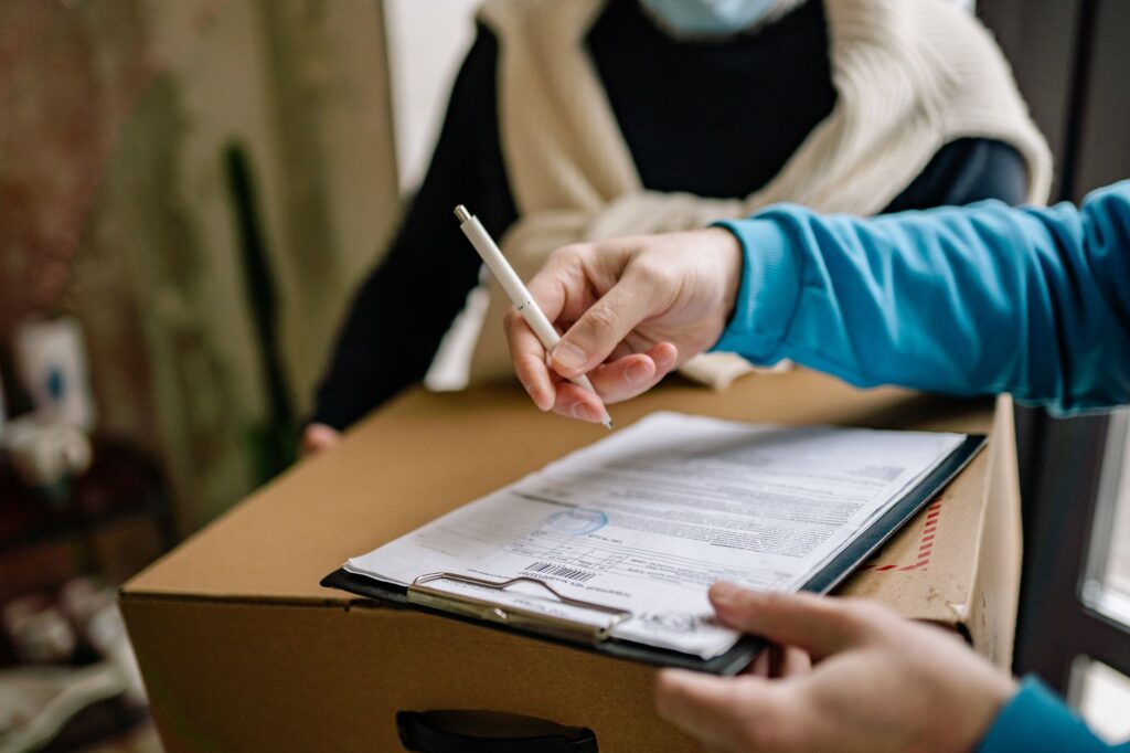 How to Auto-Create Carrier-Compliant Shipping Labels from Confirmed Orders in 2026 — ecommerce shipping