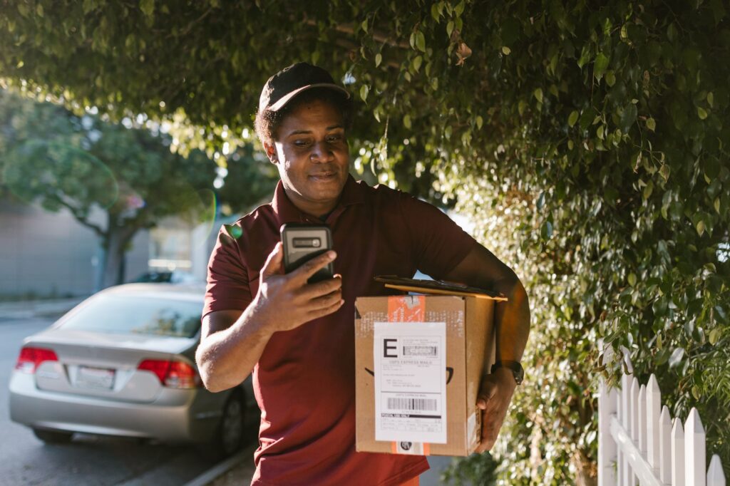 Real-Time Delivery Visibility Tools for Last Mile Logistics: What Ecommerce Businesses Need in 2026 — ecommerce shipping